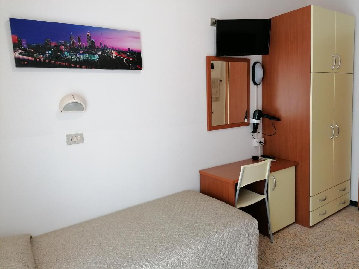 Arno Hotel